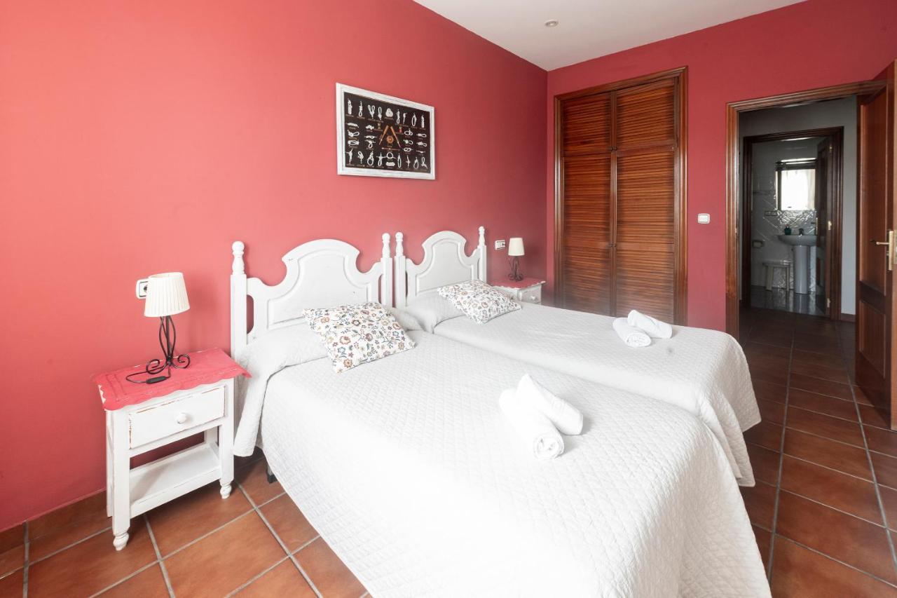 Apartamentos Turisticos La Flor Muros de Nalón Exteriör bild